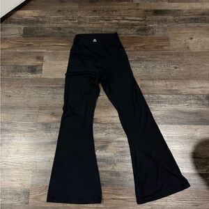 Black Flared Yoga Pants - Women's High-Waist Leggings